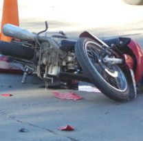 Accidente fatal: policía jujeño murió al chocar en moto contra un semáforo