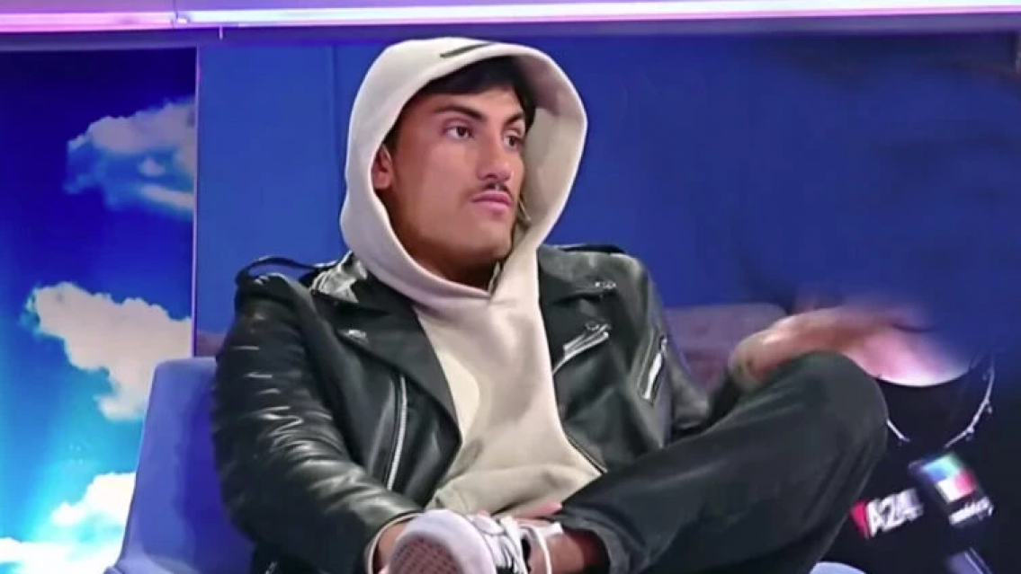 Pasado de rosca, Holder hizo un esc�ndalo en Instrusos. Maltrat� a una productora y...