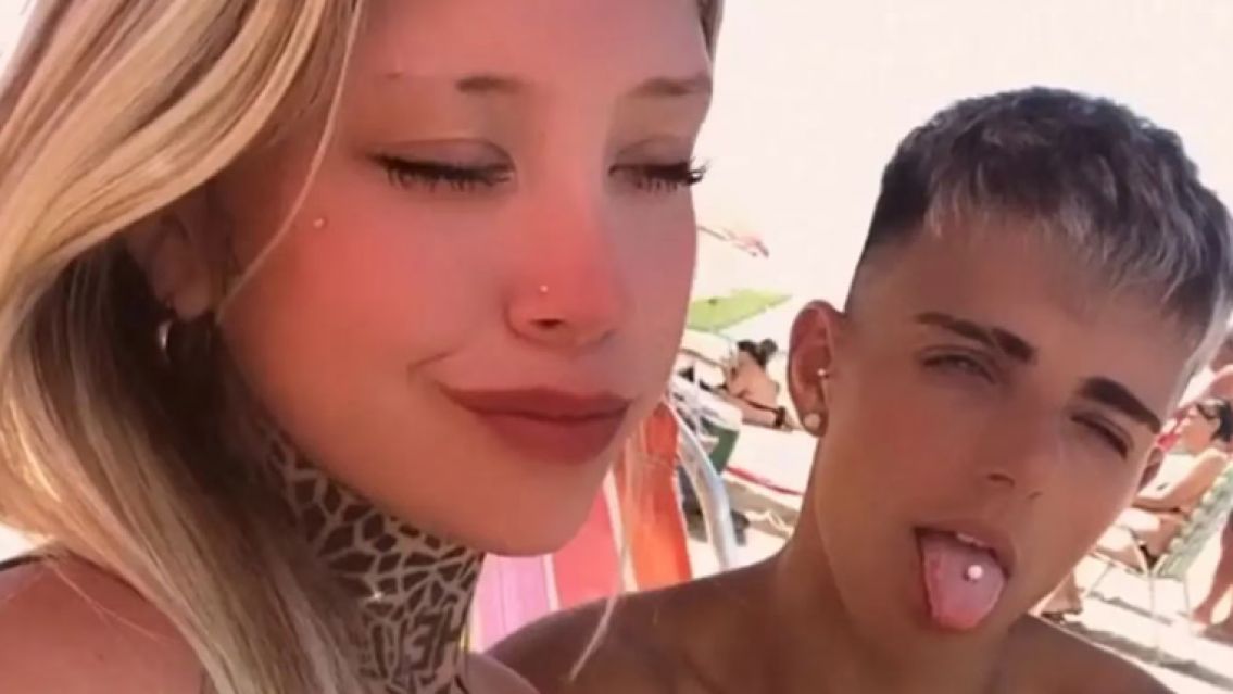 Ins�lito: se enamor� de su hermanastro y ya llevan 3 a�os de novios