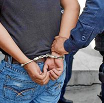 Juje&ntilde;o intent&oacute; apu&ntilde;alar a los polic&iacute;as para evitar ser capturado