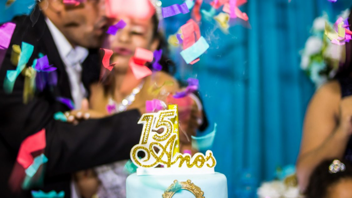 Funcionario huyó con la plata para la fiesta de 15 de su hija, también abusó de ella