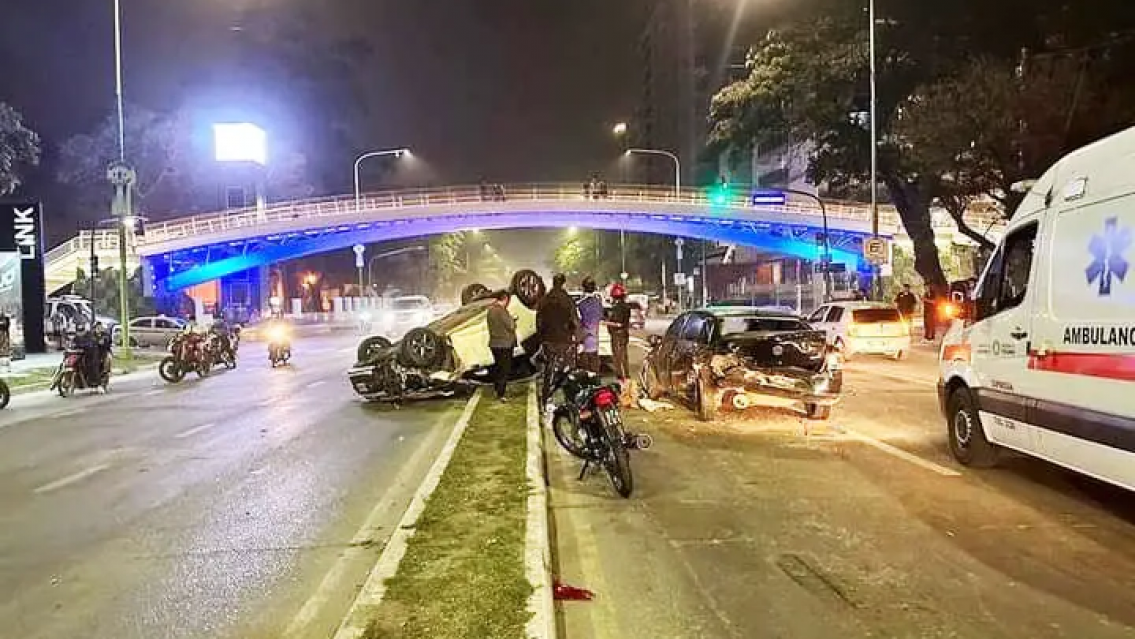 La peor decisión, norteño quiso cambiar de carril y terminó causando terrible siniestro vial
