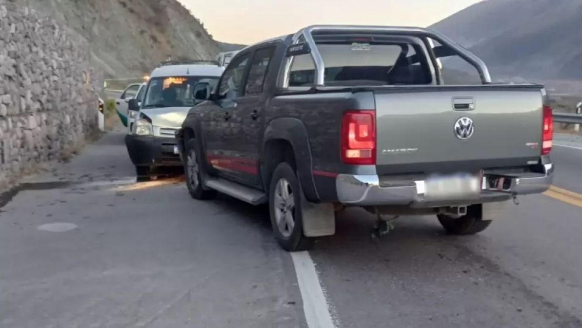 Jujeño intentó sobrepasar un auto e chocó de frente con otro vehículo
