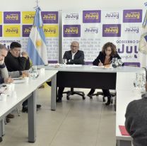 Docentes y autoridades educativas: mesa de dialogo antes del paro