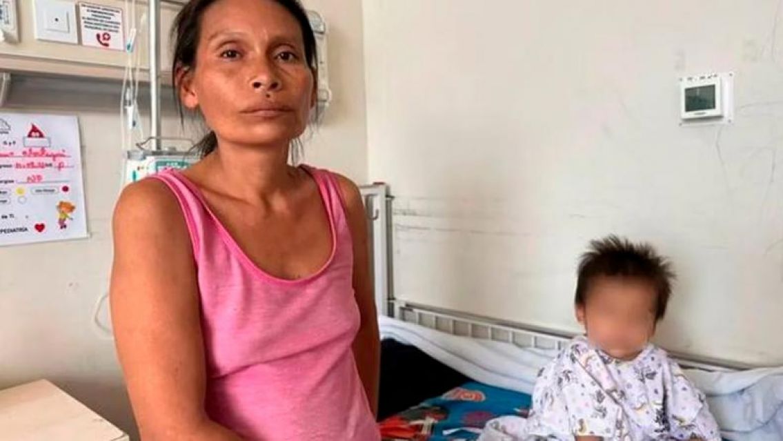 Un nene en grave estado por tragarse 8 agujas: su familia est� muy preocupada