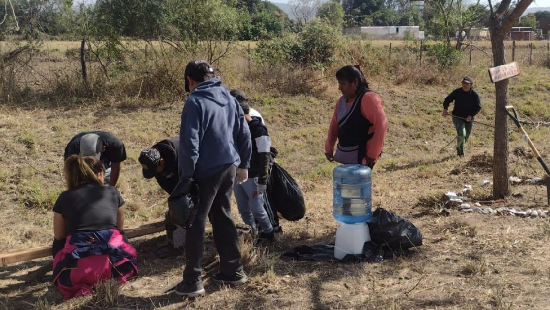 Jujeñitos realizaron mantenimiento a espacios verdes en Río Blanco