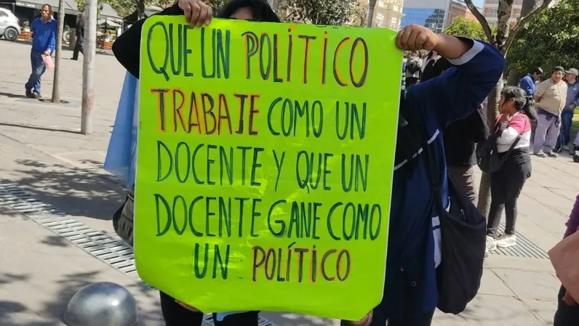Masiva movilizaci�n de trabajadores en Jujuy: exigen apertura de paritarias
