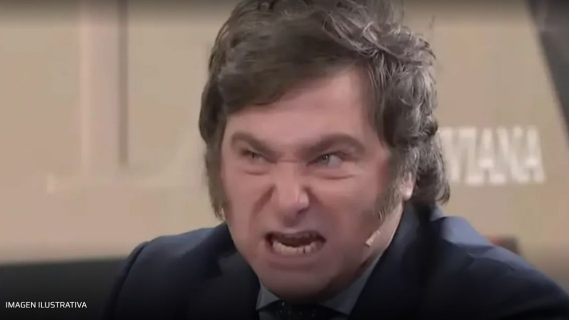 [FOTOS] Acusan a Milei de haberse dormido en la C�mara de Diputados