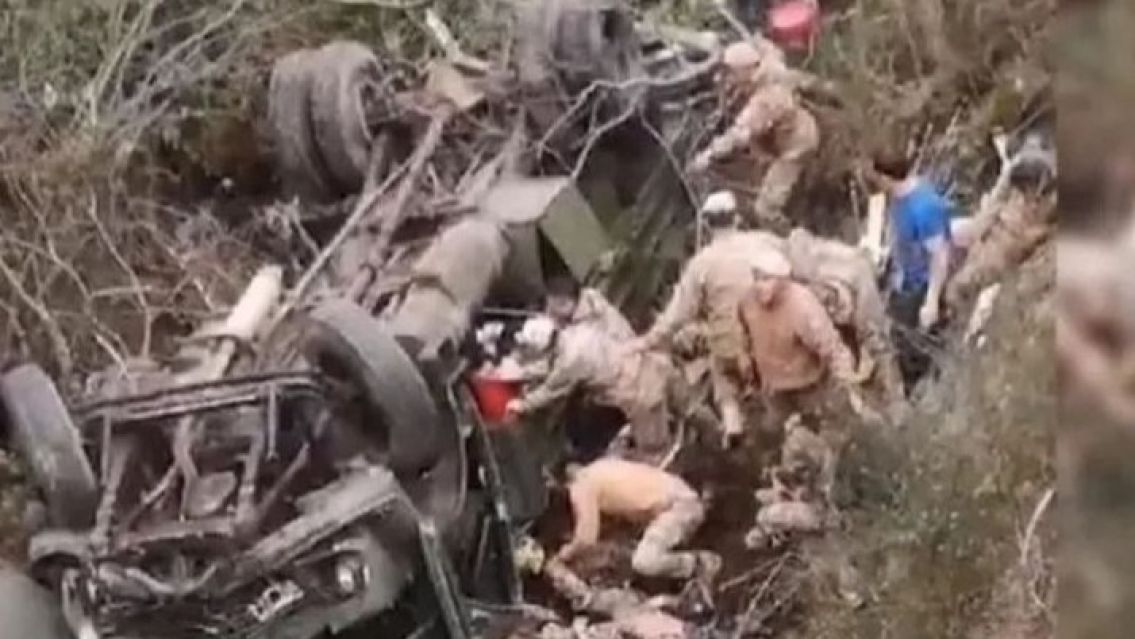 "Hay muertos": volcó un camión con soldados cerca de San Martín de los Andes