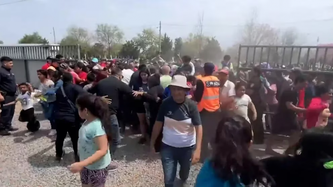 No respetan nada, se agarraron a las pi�as en el funeral de Huguito Flores