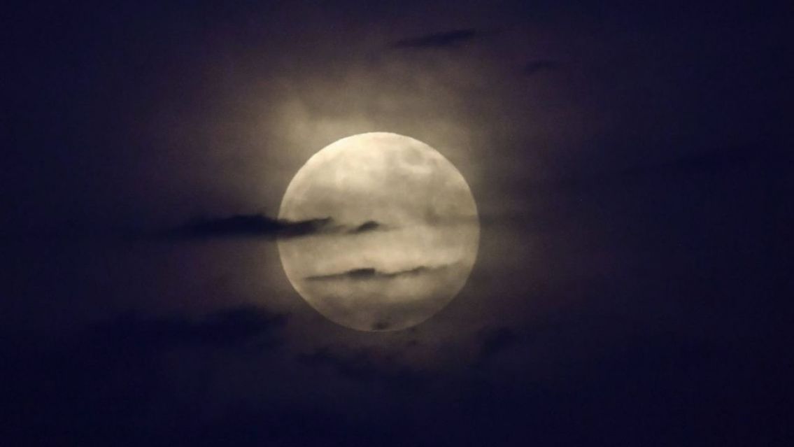 Por qu� la luna de hoy es una de las m�s m�gicas del a�o: aseguran que genera algo