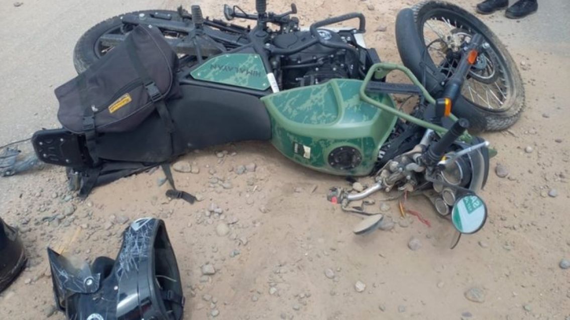 Una turista falleció y su pareja está internada luego de chocar