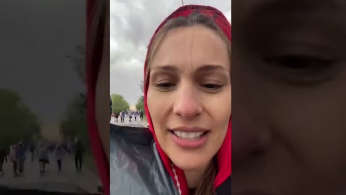 Pampita apareció en la peregrinación a la Virgen: Sorprendió a todos
