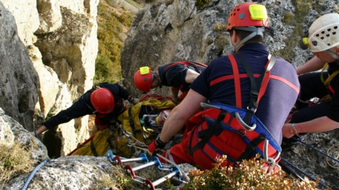 Rescataron a cinco personas en Tumbaya: Una mujer estaba fracturada
