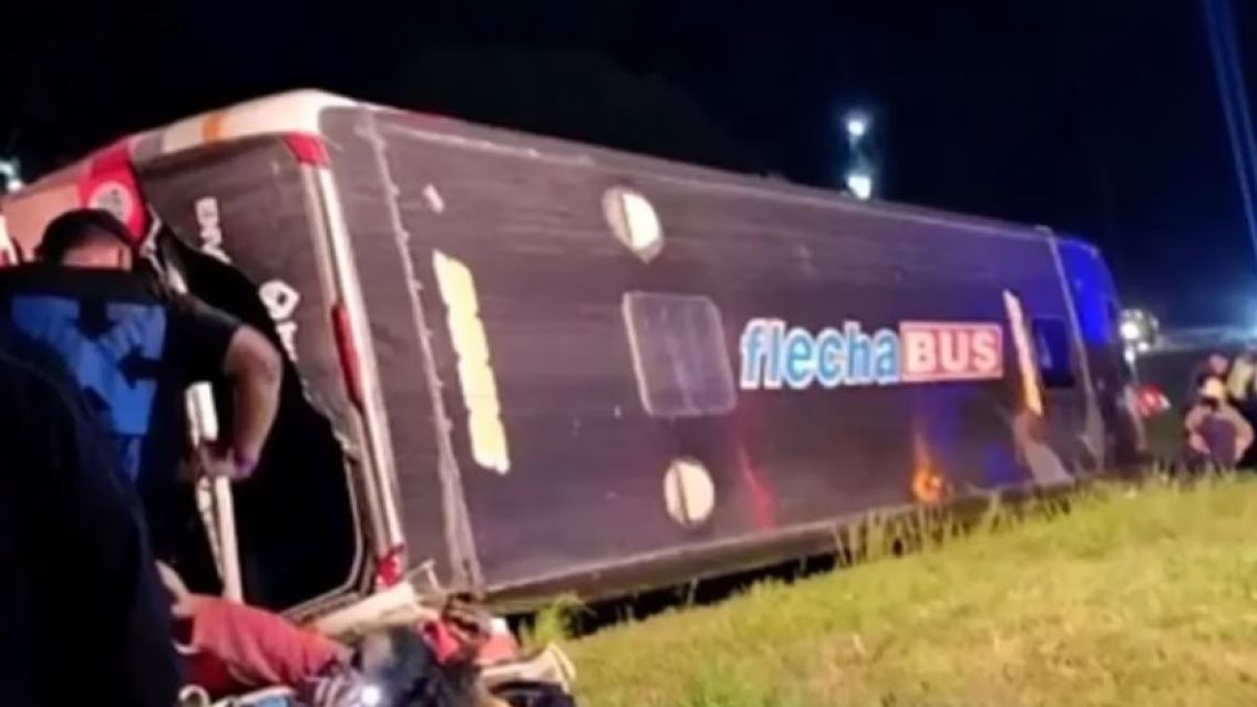 Volc� un micro que llevaba a chicos del colegio San Jos�: Volv�an dle viaje de egresados