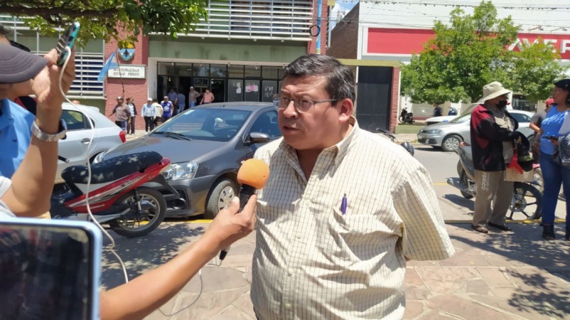 Periqueños exigen "que se vayan todos" y asuman nuevos funcionarios
