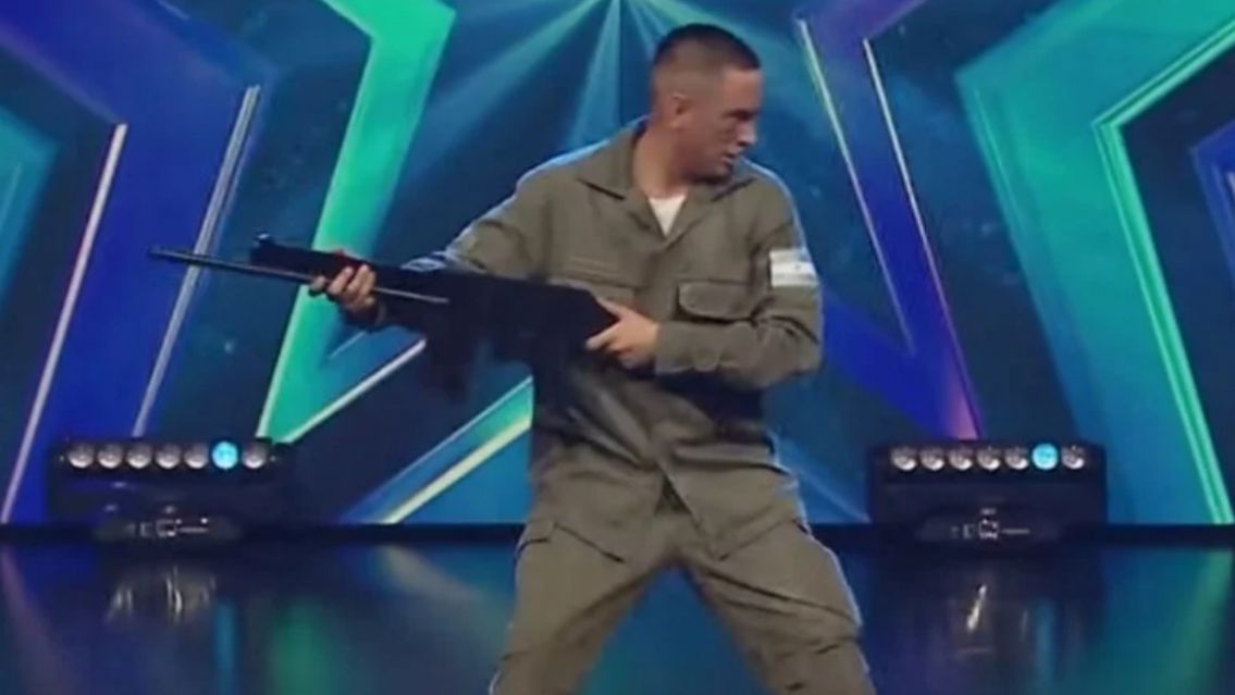 Realiz� un baile en homenaje a los ca�dos en Malvinas en "Got Talent" y estall� la pol�mica