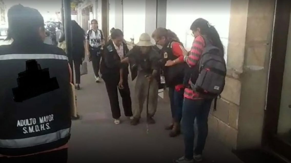 La oscura verdad del abuelito norte�o que ped�a limosna en pleno centro