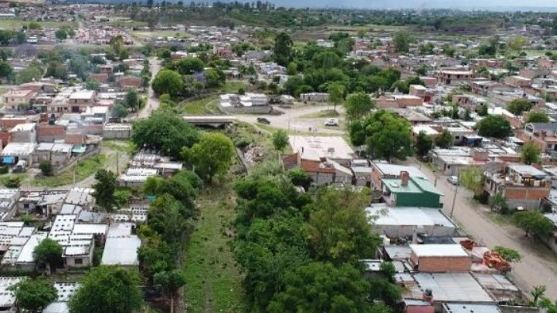 Un jujeño le pegó un botellazo y apuñaló en el pecho a su pareja