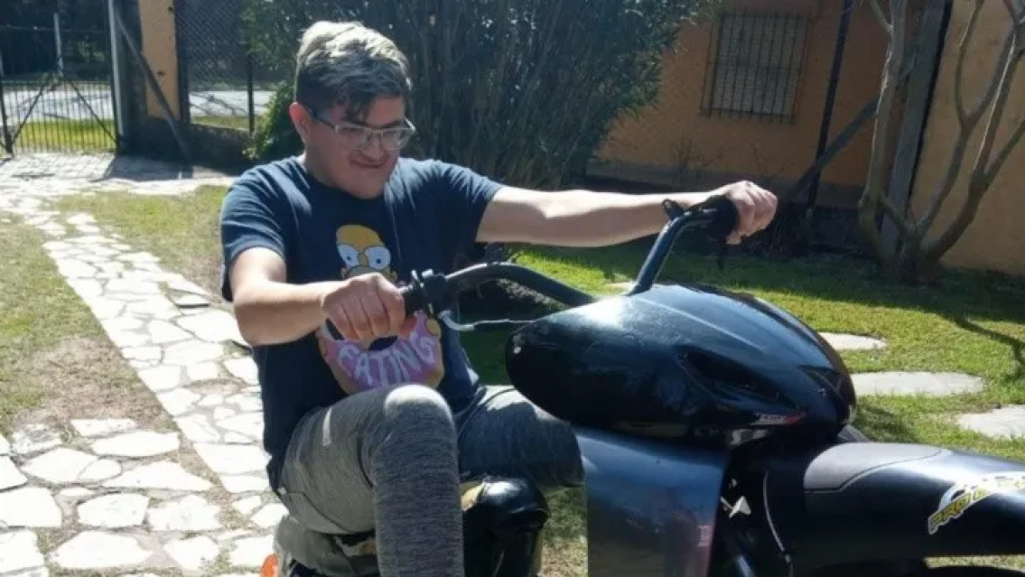 Tiene 15 a�os, mat� a una persona a pedradas y su mam� lo entreg� a la polic�a