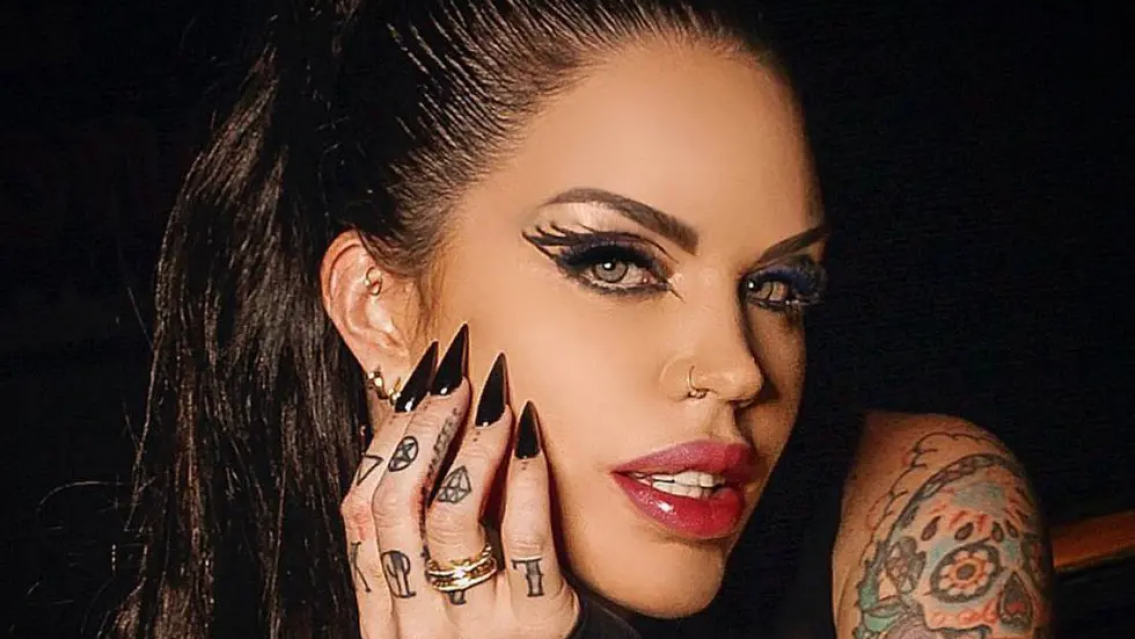 Aprovechó el envión, Clerici lanzó su emprendimiento de lencería en medio del escándalo