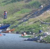Parecía muy tranquilo en el dique, pero cometía una atrocidad en el agua