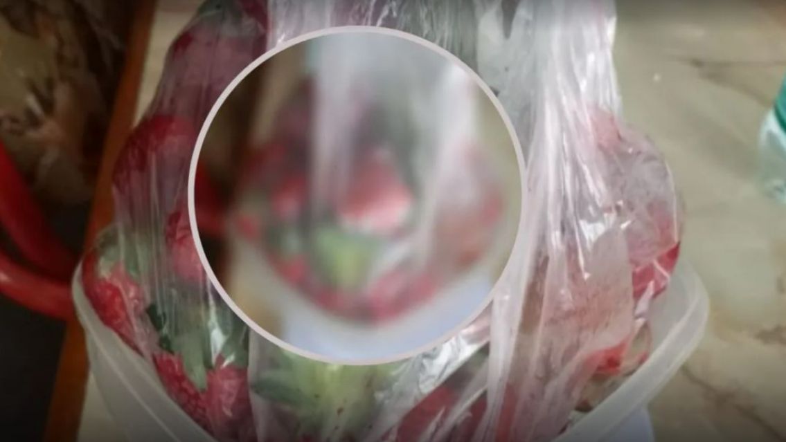 Compr� frutillas en la calle, lleg� a su casa y comenz� a los gritos