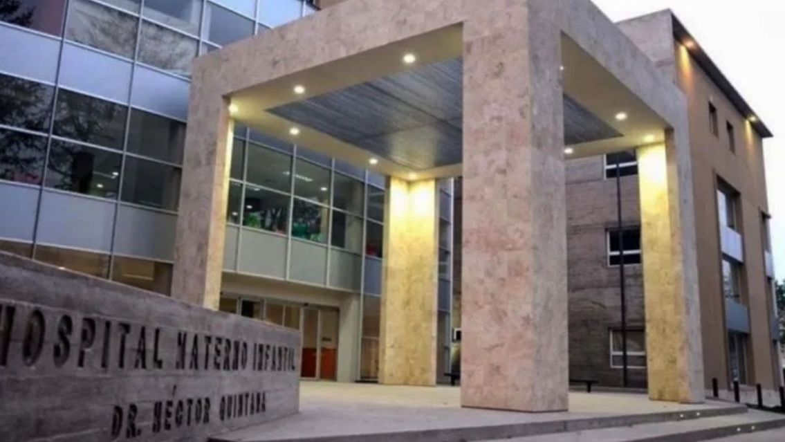 Jujeño entró machado al hospital y cometió una aberración contra su pareja