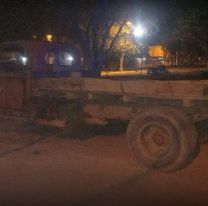 Manejaba una moto, chocó contra un camión y murió: detuvieron al chófer