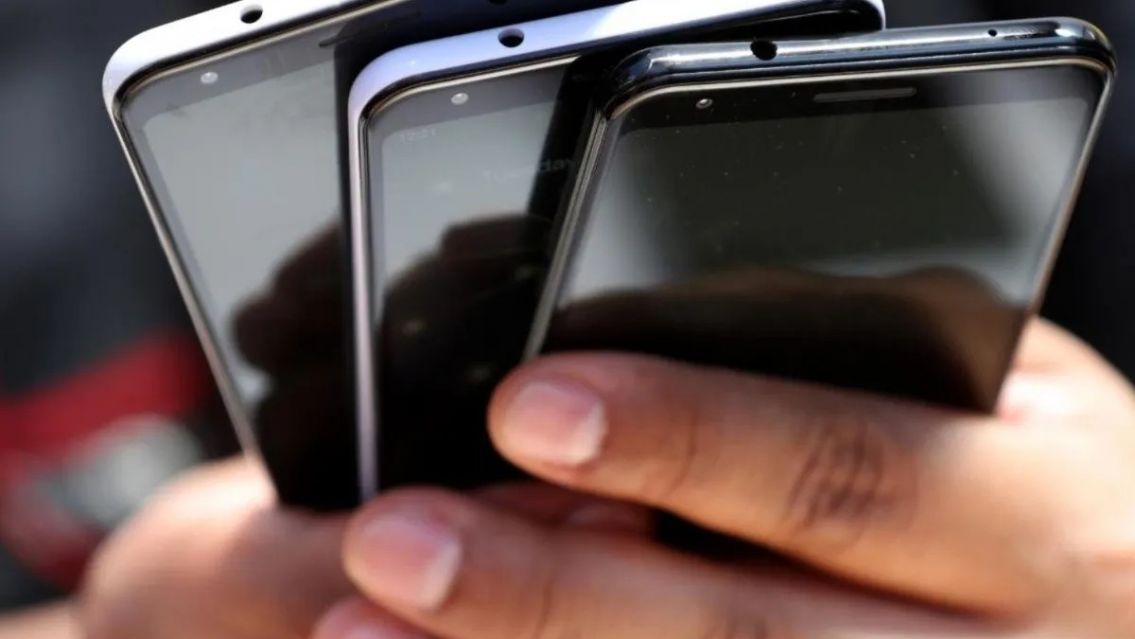 Celulares con precios desde $28.000: AFIP subastará y es fácil participar