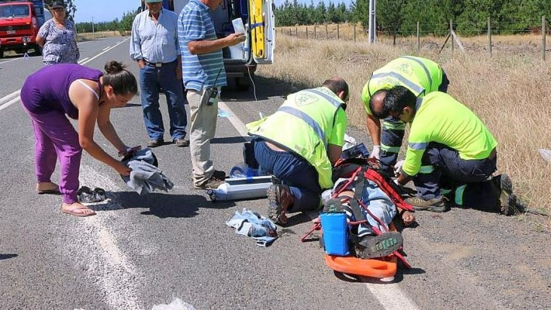 Atropelló a dos jujeños en la ruta nacional 9 y se fugó: Fueron internados de urgencia