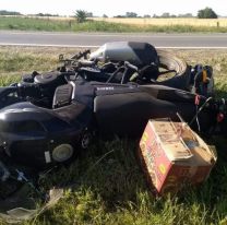 Iban en moto con su hija de 3 a&ntilde;os y chocaron con un colectivo: murieron los tres