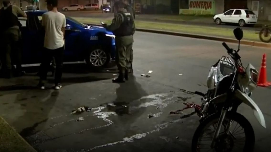 Changuito terminó con el brazo metido en la rueda de la moto de su papá