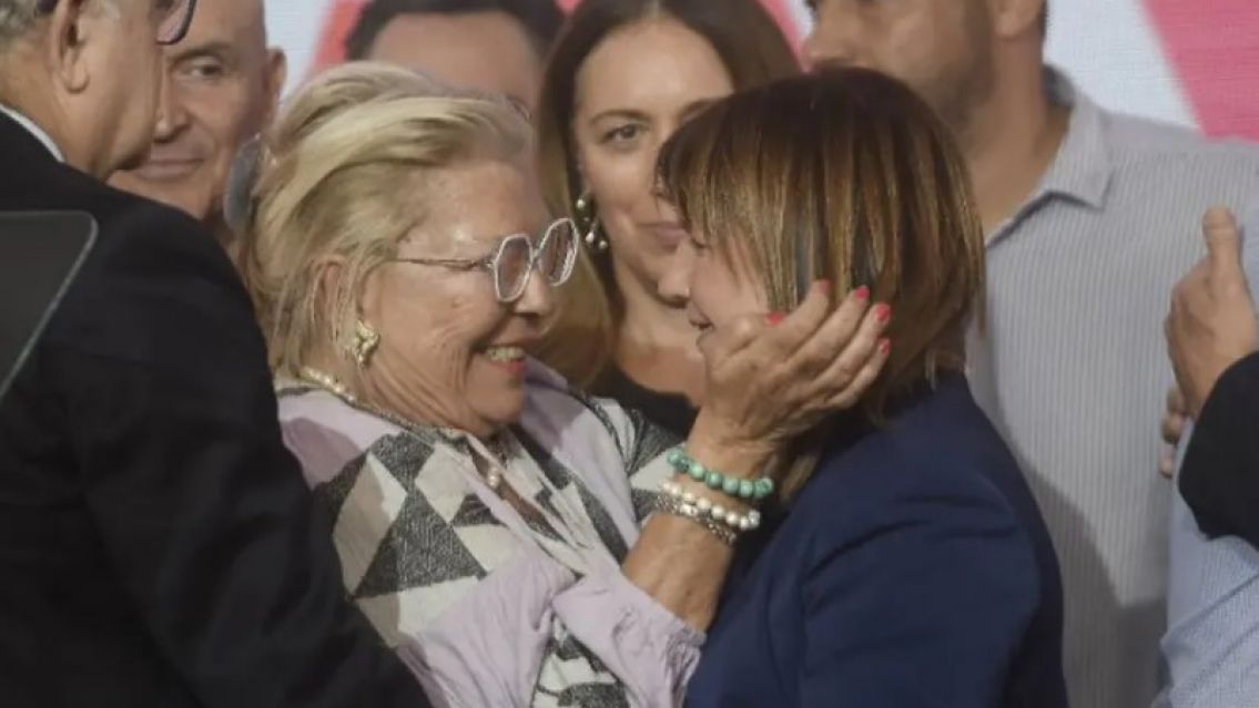 Carri� se plant� frente al balotaje: "No es ni con Massa, ni con Milei"