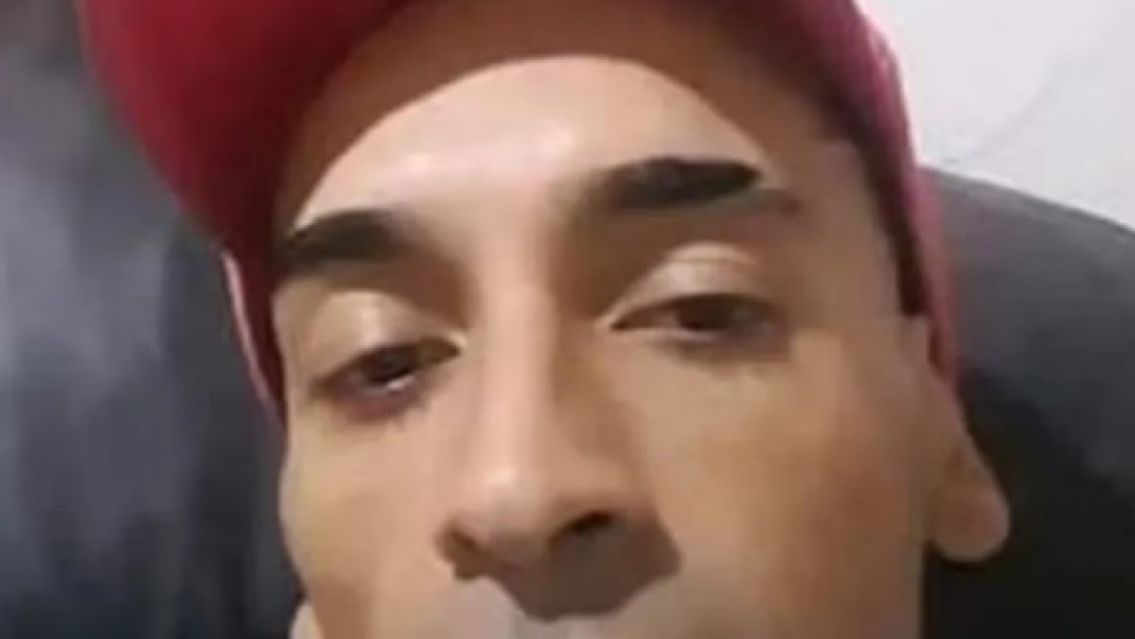 La clavó un cuchillo en la panza a su vecino por 2 mil pesos: No resistió