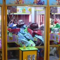 De no creer: tiene 15 años y lo descubrieron robando plata de las máquinas de peluches