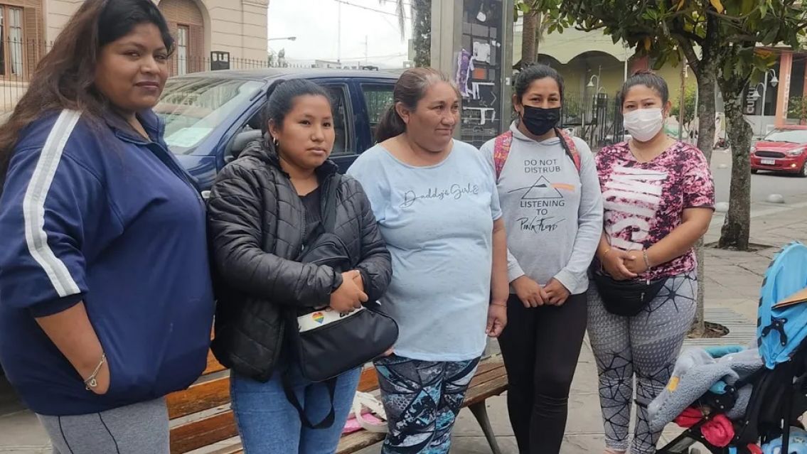 Jujeñas se manifestaron en Plaza Belgrano por la falta de viviendas