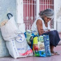 Jubilada no puede pagar el alquiler y ahora vive en la Terminal: no tiene familia