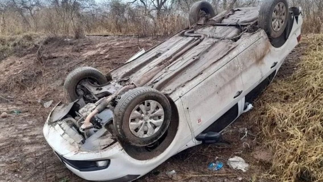 Impresionante vuelco de un remis en la ruta 34: Hay varios internados