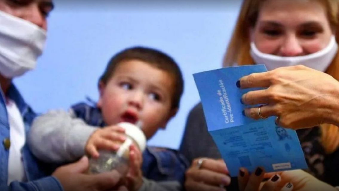 Nuevo requisito para cobrar la AUH: ahora podr�n ingresar m�s ni�os