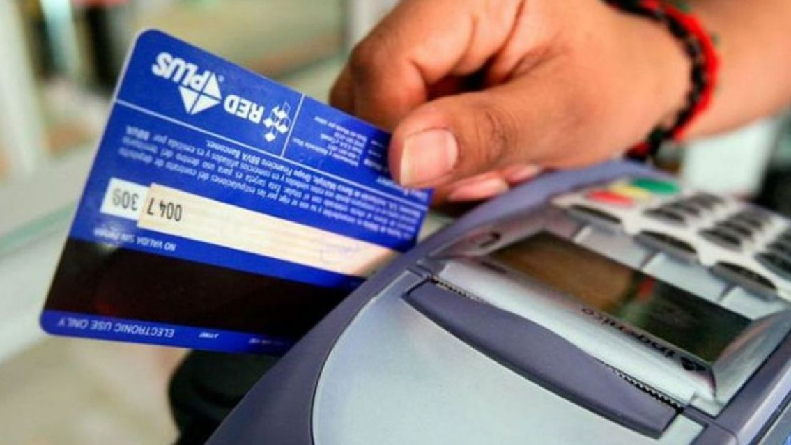 Aumenta el costo para refinanciar saldos en las tarjetas de cr�dito