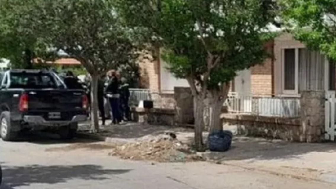 Llamaba a su amiga y no atendía nadie, fue a buscarla y estaba calcinada
