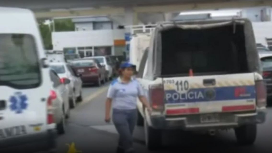 Fuerte pelea en la fila de una YPF: "No te das cuenta chango, vol� ya"