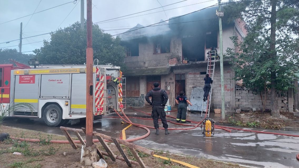 Voraz incendio consumi� una vivienda: las mascotas no sobrevivieron