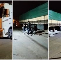 Camionero pasó de largo y se tragó una moto: "No me mató de milagro"
