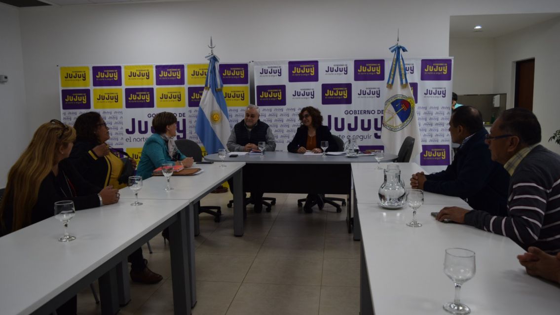 Mejora salarial y bono de fin de a�o: pedidos centrales de la docencia juje�a