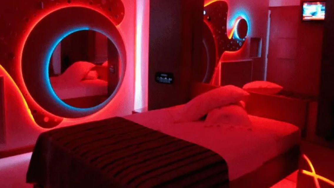 Fueron a pasar la noche a un "telo" y acabaron en una ambulancia