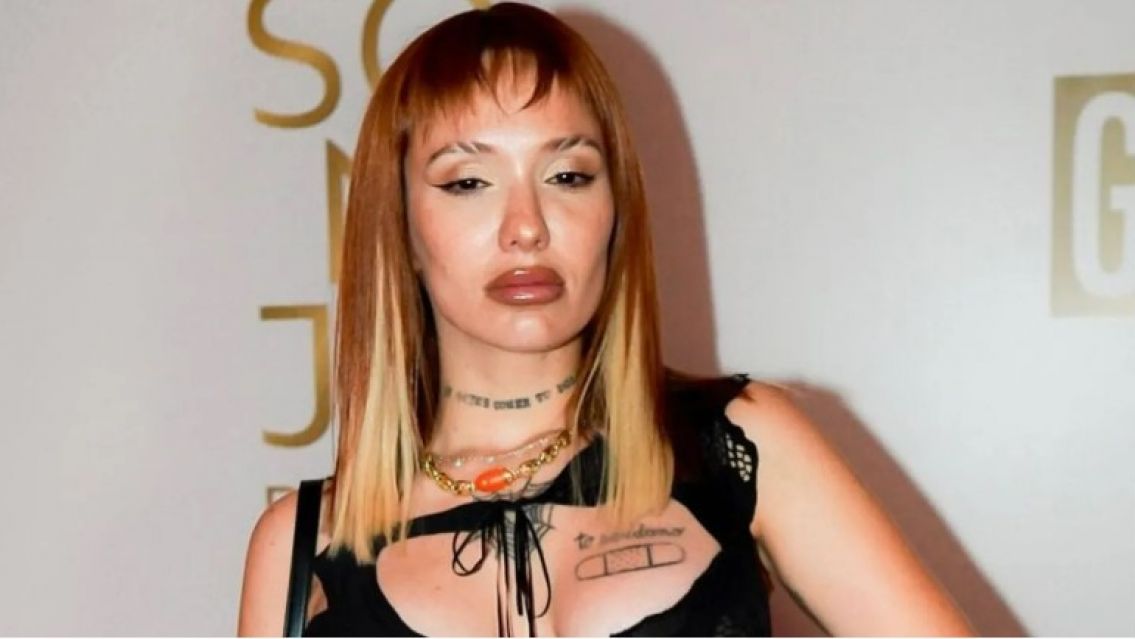 La Joaqui, con pezones a la vista, fue la m�s audaz de la fiesta de los Personajes del A�o