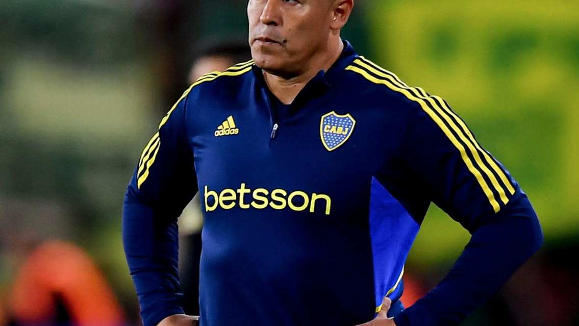 Jorge Almir�n dej� de ser el t�cnico de Boca Juniors tras la derrota en la final