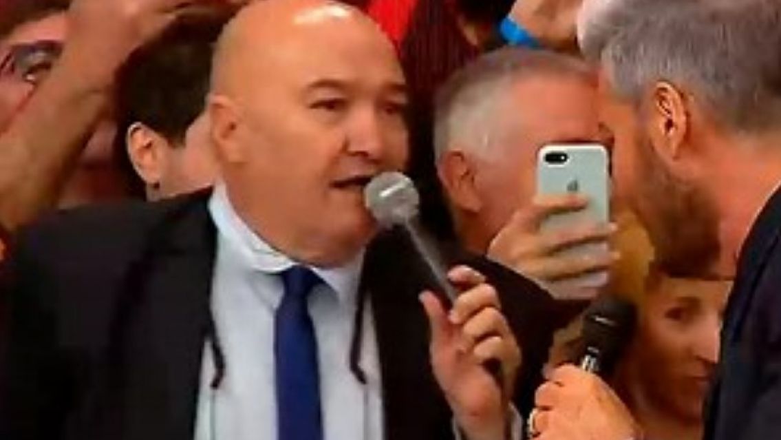 Larry de Clay casi se va a las manos con Marcelo Tienelli: tuvieron que frenarlo